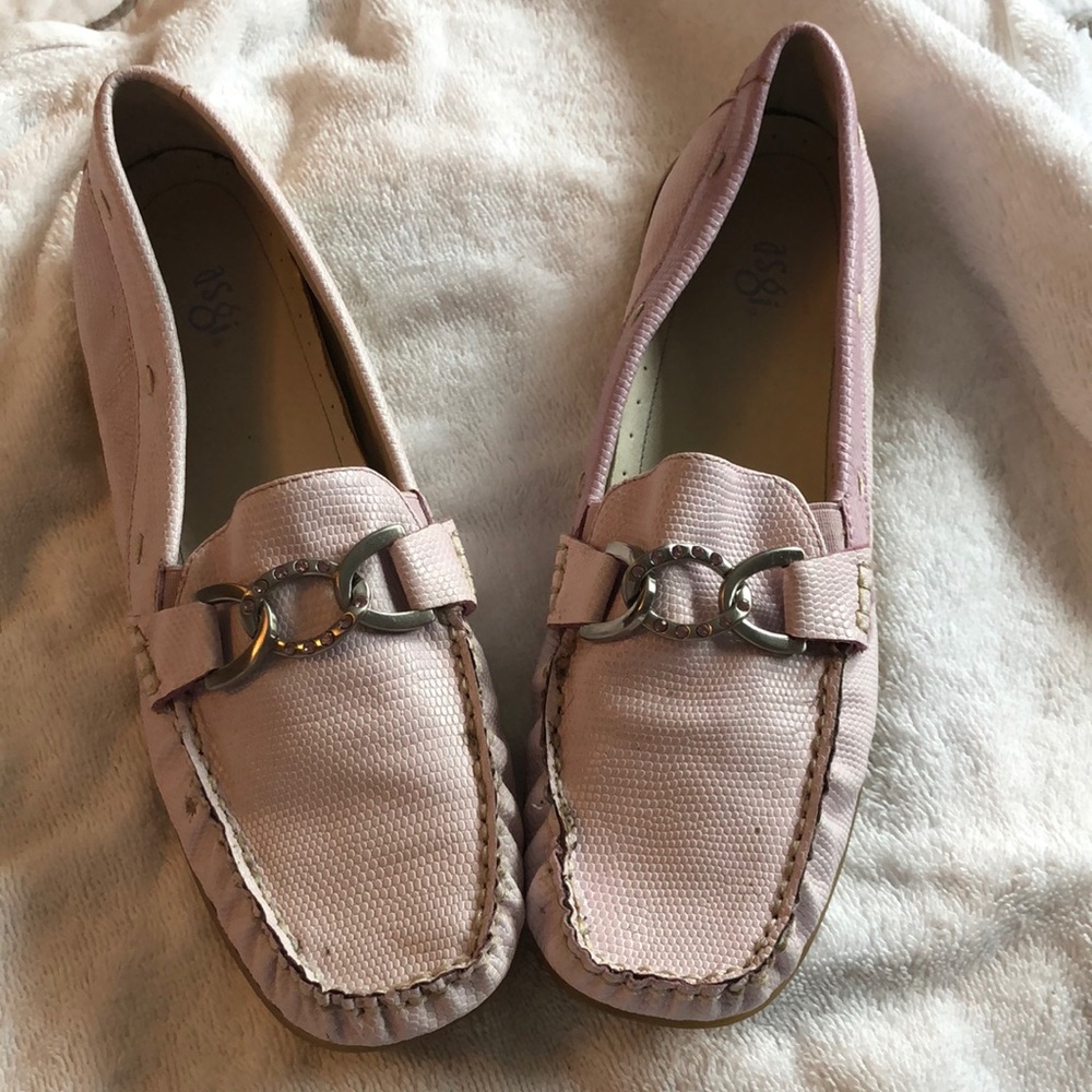 Asgi leather flats